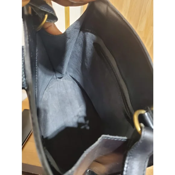 LOUIS Vuitton Epi Cluny Bag Black - Picture 10 of 10